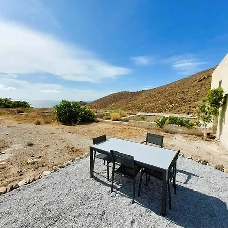 Windy House Agkidia
